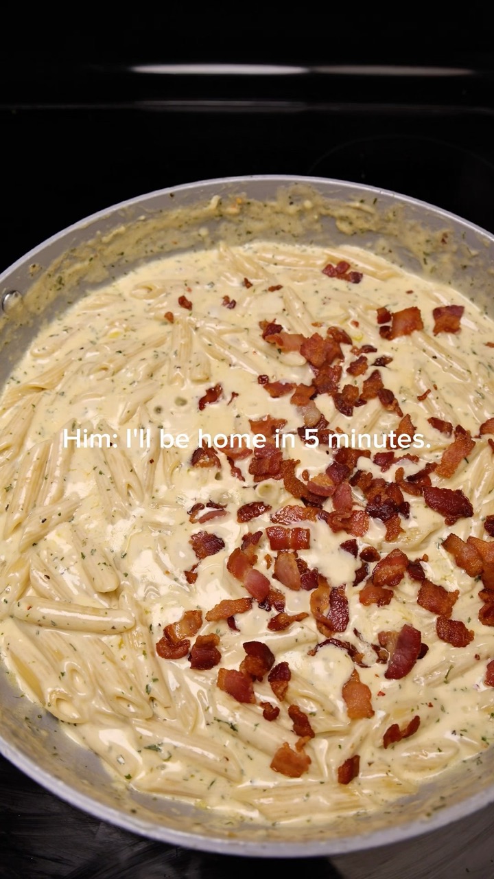 Penne with cheese, bacon, shrimp, and herb sauce