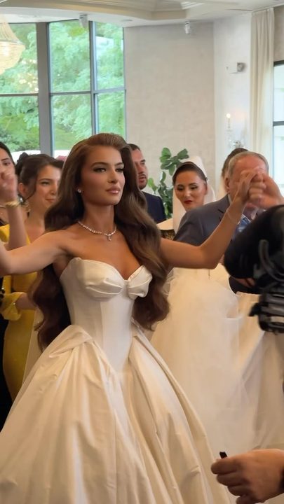 Albanian weddings and traditional dance 
Hair @senadakxo 
Extensions @bellamihair @bellamihairpro 
Use code Senada 
Makeup @vjollcamakeup 
Assistant @royalbrides_bysenadak