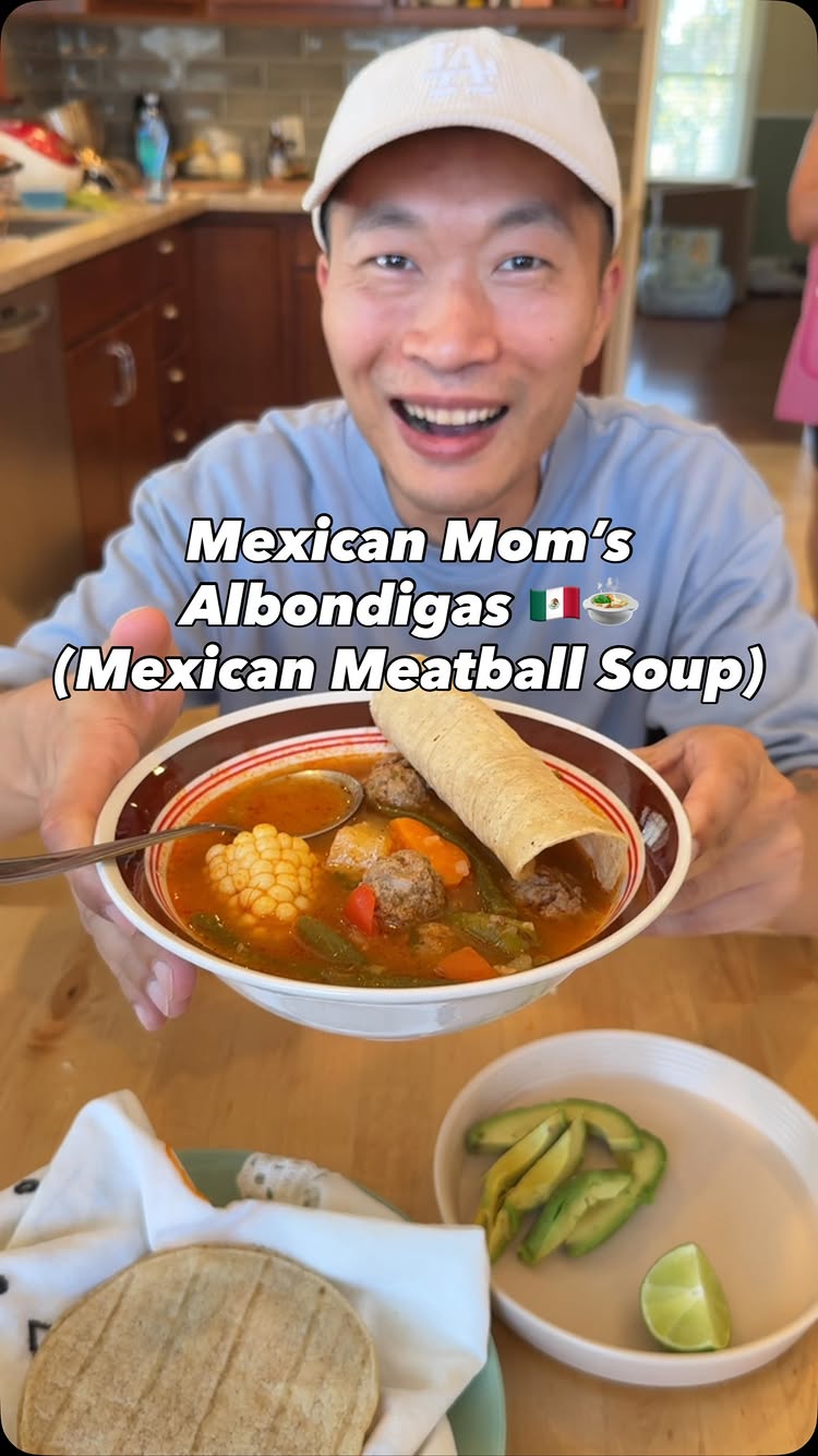 Currently accepting MIRACLES for Korea to reach the Top 32
😫🇰🇷 #Albondigas #InterracialFamily #Korean #Mexican #WorldCup