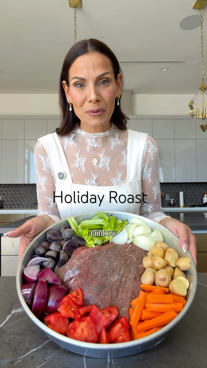 Full recipe pinned in comments✨ #holiday #roast #sivanskitchen #onepotmeal