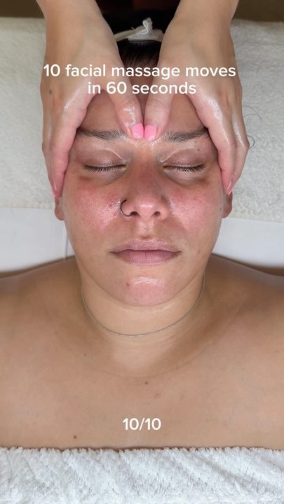 10 facial massage moves in 60 seconds ✨

•
•
•

#esthetician #facials #statenislandesthetician #deeptissuemassage #facialmassage
