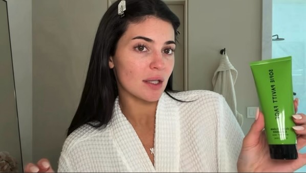 iykyk clean clean cleanser is the perfect first step in your am routine- kylie approved 💋