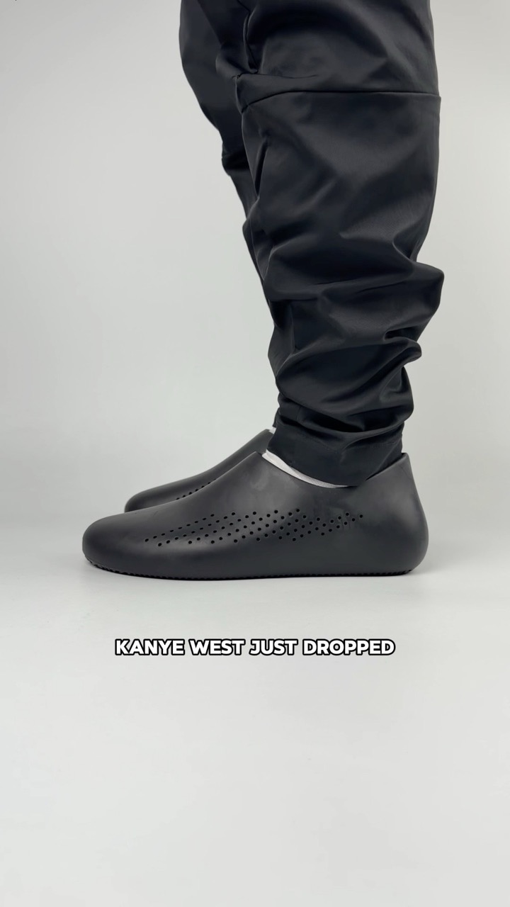 Trying Kanye’s YEEZY Tactical Shoe AQ-01 from JD Sports👀