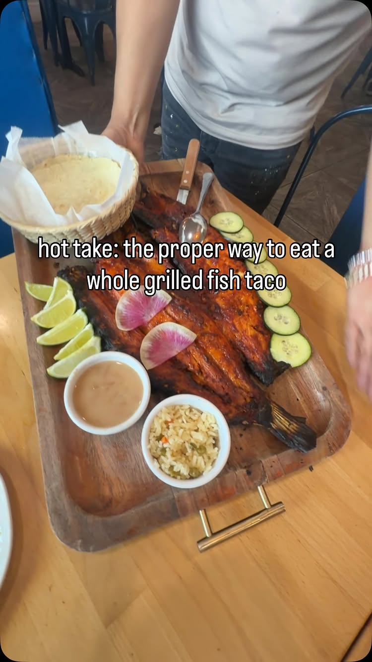 📍 @santofishrestaurant Los Angeles ca with @streetgourmetla