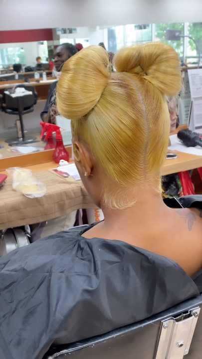 Kash Doll Bun Therapy 😍🧘🏾‍♀️
-
-
-
-
-
#hair #nychairstylist #kashdoll #ponytail #ponytail