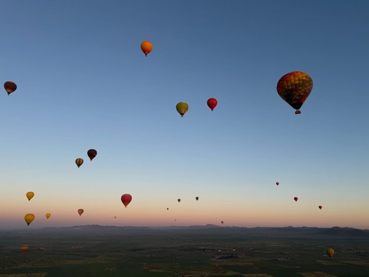 Floating above Marrakech at sunrise—unforgettable magic.

*
*
*
#visitmorocco #morocco #sunrise #hotairballoon
