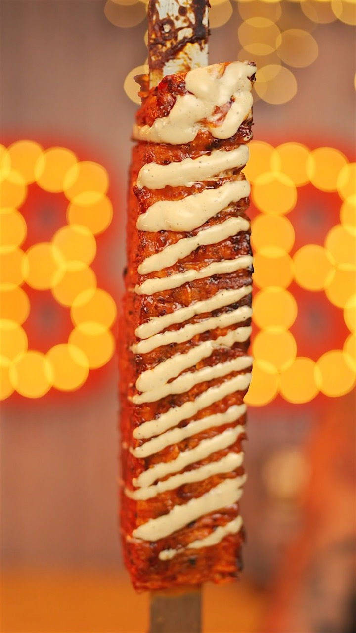 Cheesy Buffalo Chicken Tortilla Kebabs #buffalochicken #cheesy #tortillakebabs #kebabs #viralrecipe