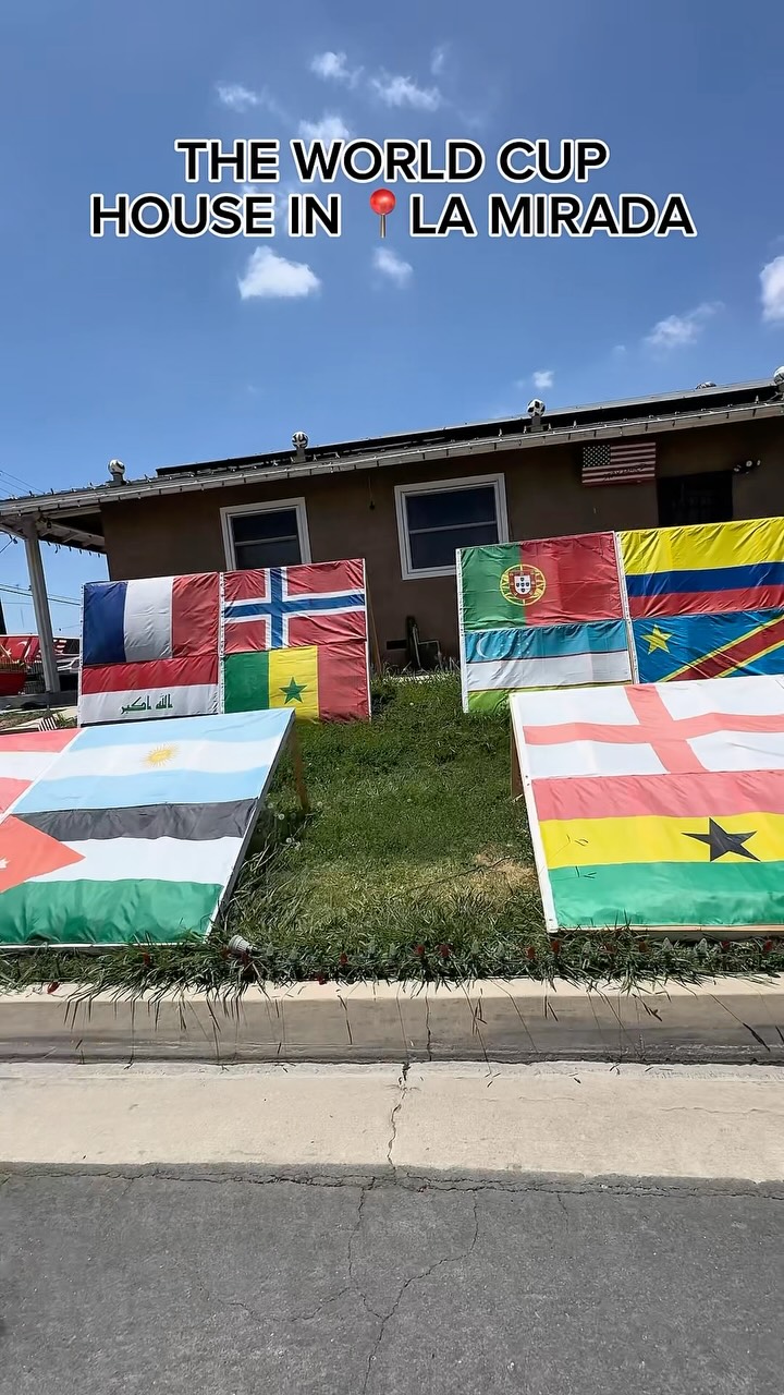 THE WORLD CUP HOUSE IN ⚽️
📍LA MIRADA 

S|O to @joshbrooks80 for his awesome work 🏡⚽️🙌

#worldcup #soccer #futbol #lamirada