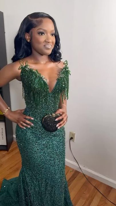 Prom 2024 Not Playing 😍 Gorgeous Girls Book @themelttrap_ 🎀
________________________________________________

#queenshairstylist #nychairstylist #minifrontal #closurewig #frontalwigs #hair #viralhair #viralvideos #hdlace