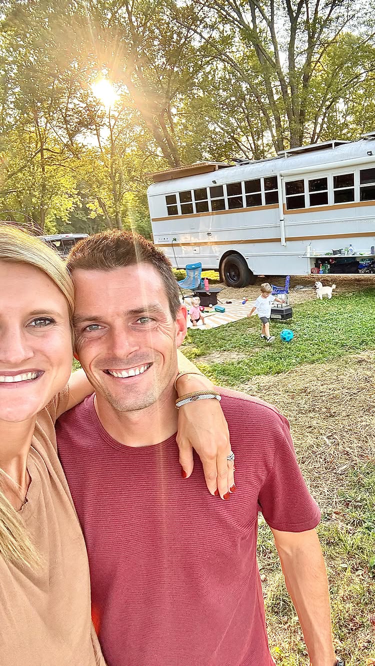 Come ride along with us on a travel day in our self-converted school bus 🚌 ✨ This is what life on wheels looks like! 🤗

#BusLifeJourney #B