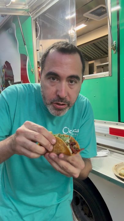 Hey friends! Look at these delicious al pastor tacos and tasty beef quesadilla from @elcaminante.nyc ! Come and get it at 87-01 Roosevelt Avenue in Flushing, Queens and go check out their other locations! Thumbs up frien