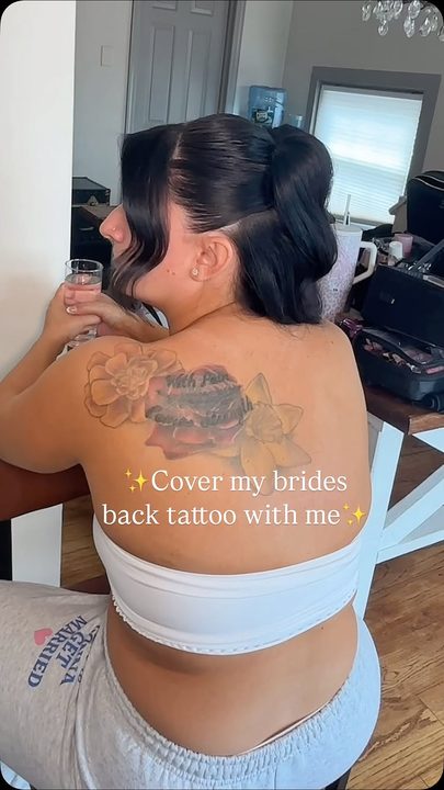 Covered my bride’s tattoo for her wedding day and let me tell you… it was NO joke 😅
She had a pretty large piece that took up most of the top left half of her back, and she wanted it fully covered for her gown. I started