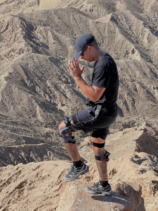 🤖First American to hike with robot legs🦿

Got to live out a dream deep in the desert of Southern California. I’ve seen t