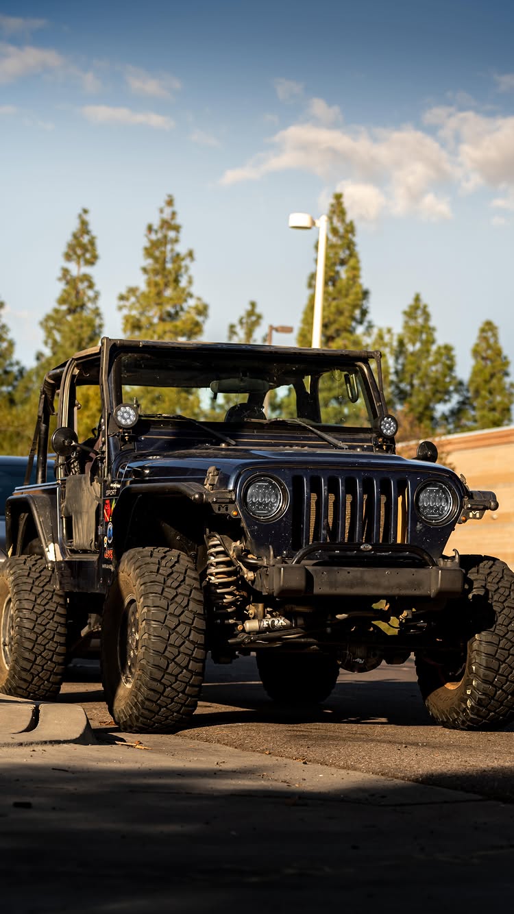 Off-Road Poetry : Jeep❗️🔥

Glad We’re Able To Share Our Work To The Owners And Also Show The Process For Social Media❕
 
📸 ~ Shot With My 
