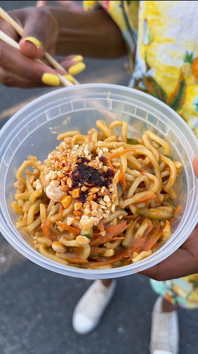Queens Night Market it IT! It’s every Saturday from 5-midnight, they have over 40 vendors and you can literally try food from around the world, lots of vegan options, and nothing priced over 6 bucks🙌🏾 It rained for a sec