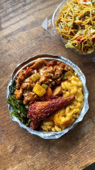 @veggiecastle in Richmond Hill, Queens is a NYC staple…it’s been around for over 20 years and I see why! I couldn’t really decide what I wanted because everything looked good and there’s a lot to choose from-greens, veg 