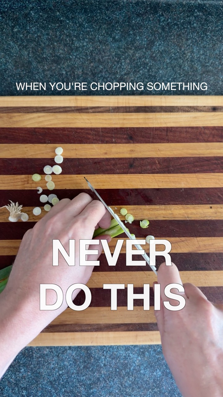 NEVER do this when chopping                  #chopping #knifeskills